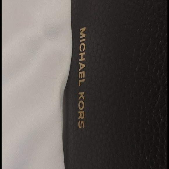 Michael Kors purse - Picture 3 of 15